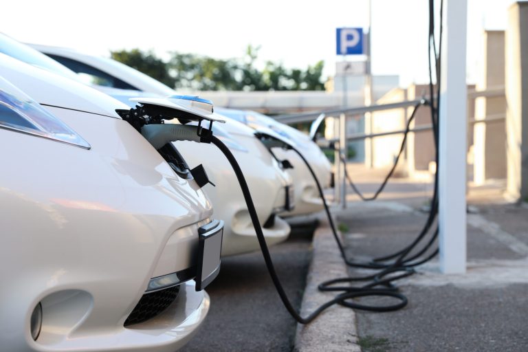 California Destina 200 Millones de Dólares en Incentivos para la Compra de Autos Eléctricos