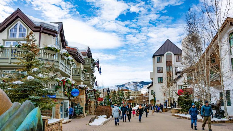 Recortes Presupuestarios en Vail: Impacto de la Lenta Temporada Invernal