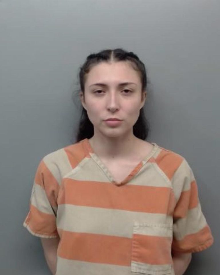 Operación Stone Garden: Arresto de mujer con múltiples órdenes por delitos graves en Webb County