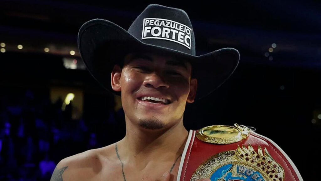 Vaquero Navarrete Logra Maestría en el Ring: Nocaut Técnico Contra Sugar Núñez