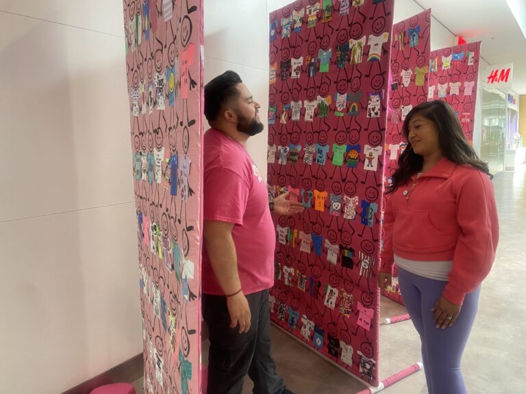 Camiseta Rosa: Campaña Contra el Acoso Escolar en la Costa Central
