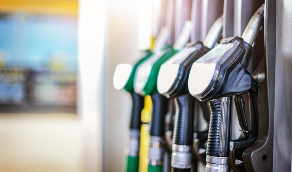 Precios de Gasolina en EE. UU. Podrían Aumentar por Conflicto en Medio Oriente