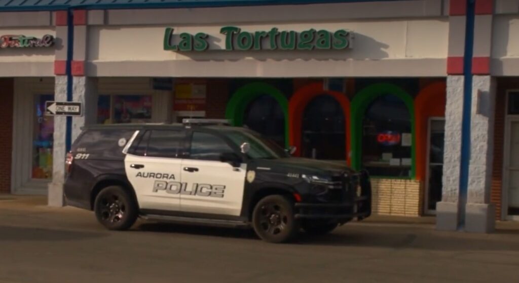 Asalto armado en restaurante Las Tortugas de Aurora termina con sospechoso detenido