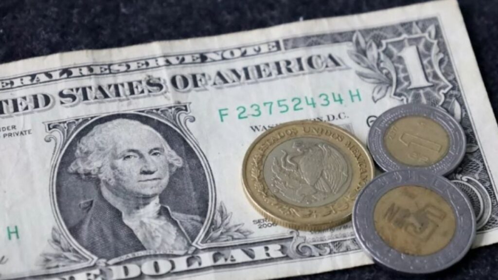 Dólar Hoy: Tipo de Cambio en México Lucha por Stabilizarse en 17.55 Pesos