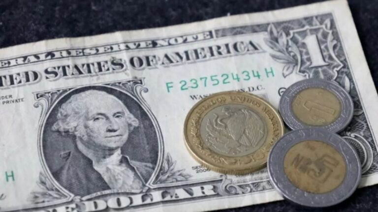 Dólar Hoy: Tipo de Cambio en México Lucha por Stabilizarse en 17.55 Pesos