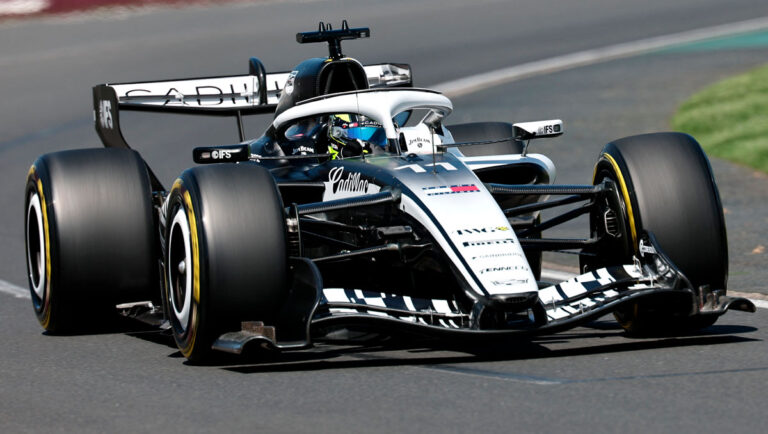 Checo Pérez enfrenta problemas técnicos en la PL2 de Australia: Solo completó 2 vueltas