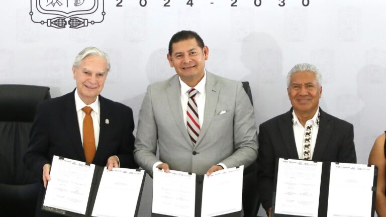 Gobierno de Puebla y UDLAP Establecen Alianza Histórica de 240 MDP para Becar al 100% a Docentes de la SEP