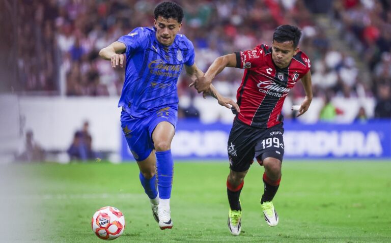 Clásico Tapatío: Chivas Supera a Atlas 2-1 en el Estadio Jalisco