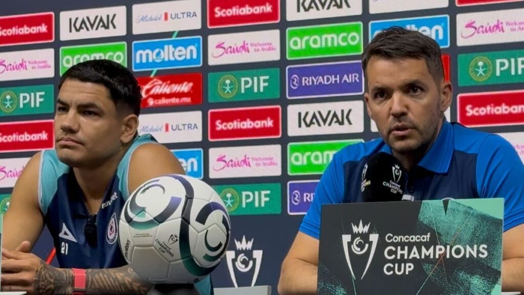 Nicolás Larcamón: Estrategias Clave para el Partido de Ida entre Rayados y Cruz Azul en Concachampions