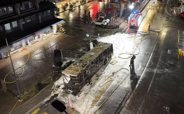 Investigación sobre Incendio de Autobús que Causó 6 Muertos: Sospechas de un Acto Planeado
