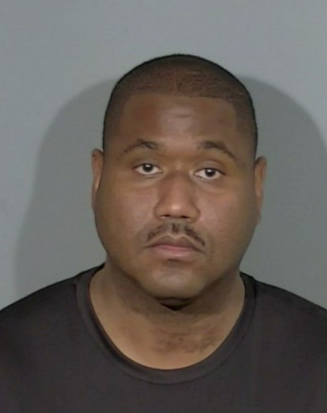 Subdirector escolar arrestado en Las Vegas enfrenta cargos de agresión sexual