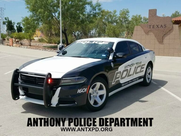 Impactante ataque con arma blanca deja dos heridos en Anthony, Texas