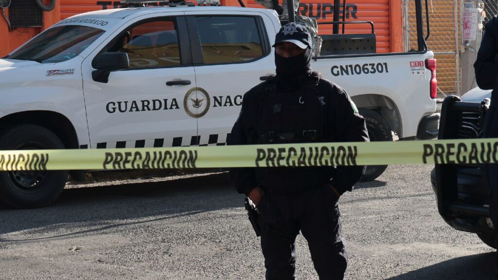 Impactante ataque con arma blanca en un colegio deja víctima mortal y varios heridos