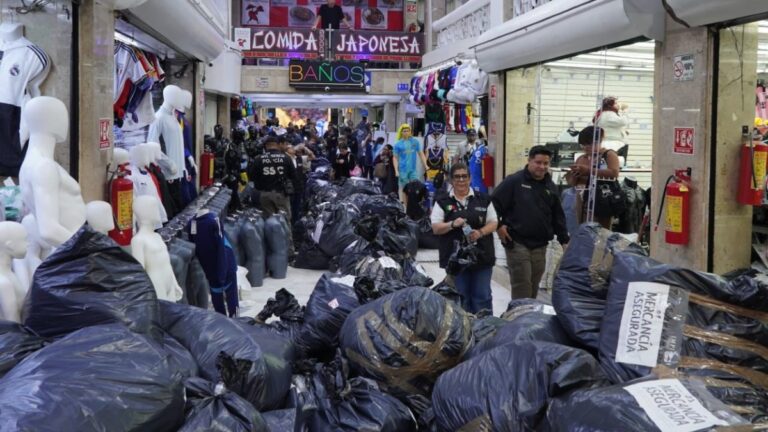 Piratería en Tepito: SSC Decomisa 25 Toneladas de Productos Falsificados del Mundial 2026