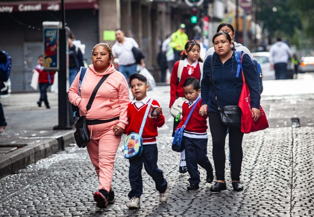Descubre qué viernes de abril 2026 no habrá clases según la SEP