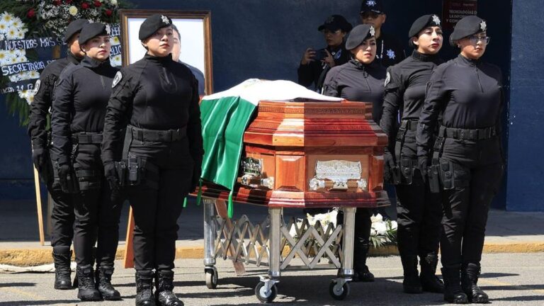 Emotivo homenaje póstumo a Valentín Martínez, policía fallecido en accidente en la México-Puebla