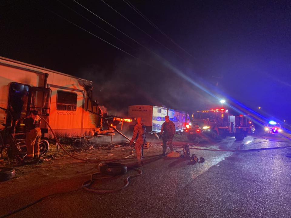 Bomberos La Rosita controlan incendio en casa rodante en Garceno