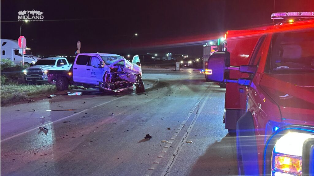 Impactante Accidente en Midland: Camión Cisterna de Nitrógeno Líquido Vuelca en Carretera