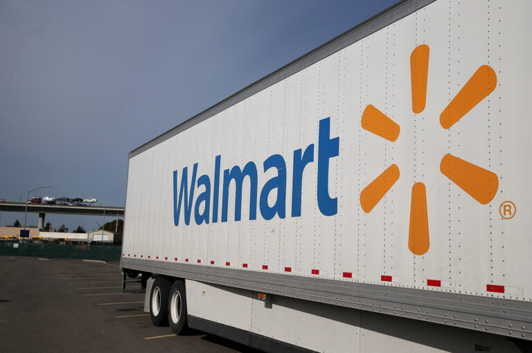 Ex empleada de Walmart arrestada en Salina, Kansas por presunto robo de mercancía