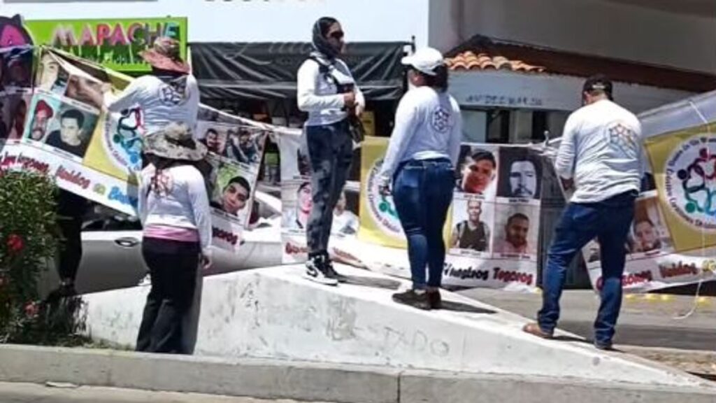 Milagroso Hallazgo de Colectivo de Jalisco en Penal de Mazatlán: Hombre Desaparecido por 12 Años Encontrado con Vida