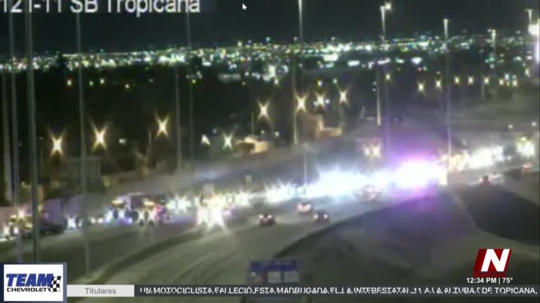 Accidente tráfico I-11: Motociclista fallecido tras choque con camioneta en Las Vegas