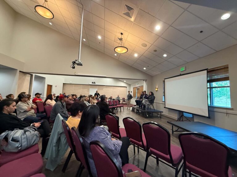 Foro de vivienda asequible en Glenwood Springs reunió a decenas de Latinos para hablar sobre derechos de inquilinos y crisis de vivienda