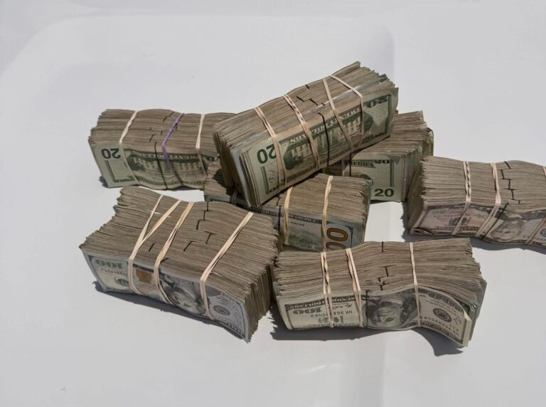 Pareja de Brownsville arrestada en Sinton por presunto lavado de dinero con $90 mil en efectivo