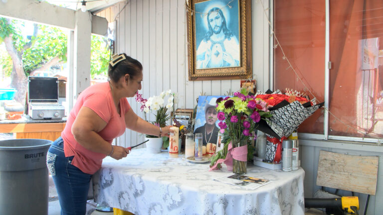 Madre Busca Justicia por la Trágica Muerte de Javier Terán en Estación de San Diego