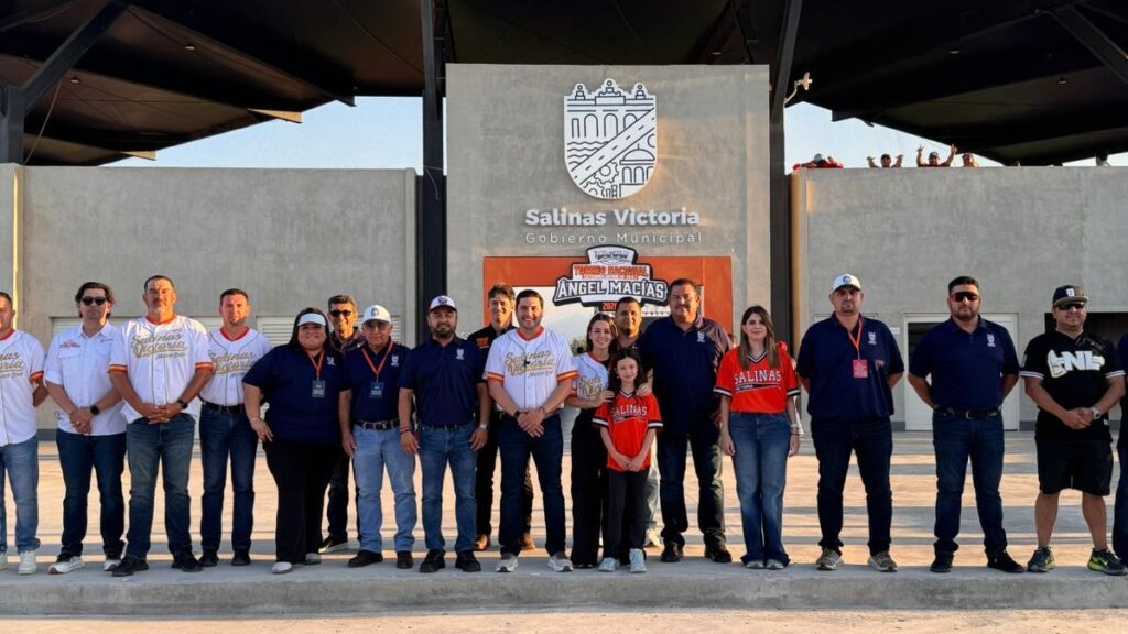 Nacional de Beisbol Ángel Macías Enciende Salinas Victoria con Vibrante Carnaval Deportivo