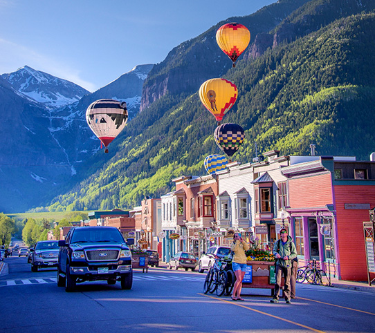Globos Aerostáticos Colorean el Cielo de Colorado en los Festivales de 2026