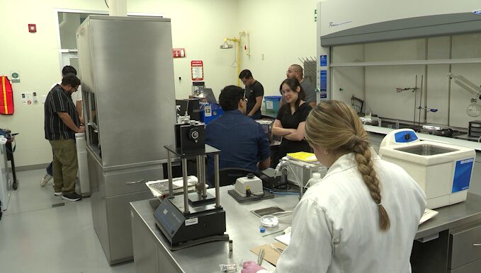 Estudiantes de la UACJ Innovan con Biosensor de Saliva para Medir Diabetes e Insuficiencia Renal