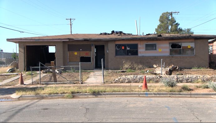 Incendio en Vivienda Abandonada en el Noreste de El Paso: Sin Lesionados