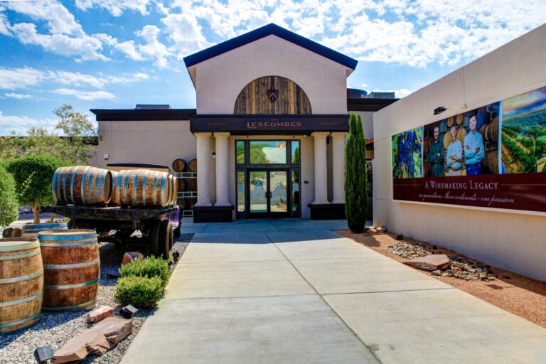 Santa Ana y Lescombes Family Vineyards: Alianza para Cultivar Vino Premium