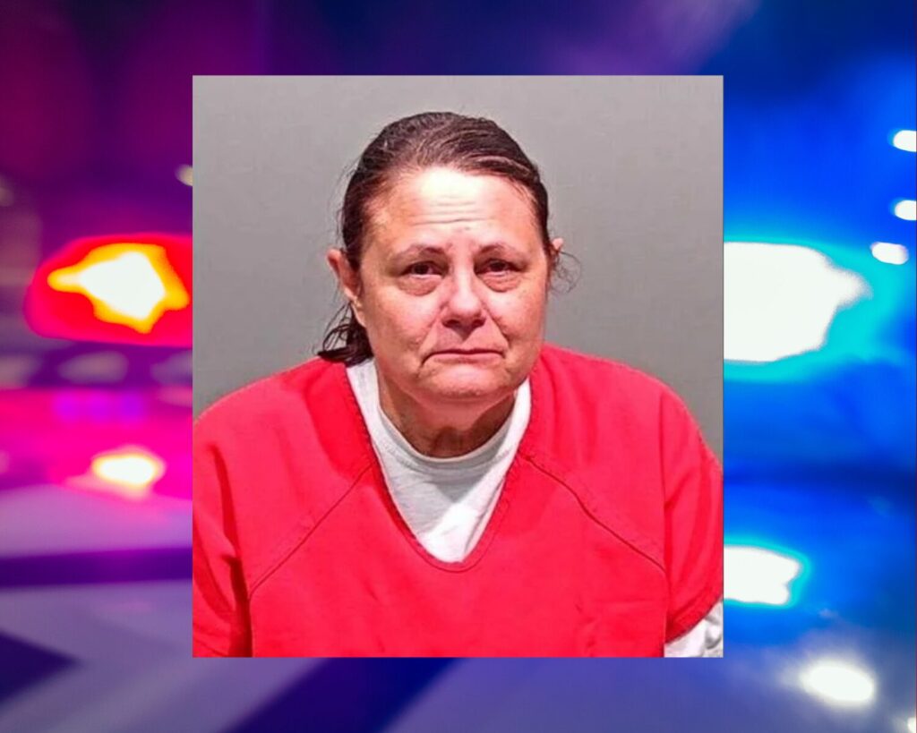 Asesinato en Arvada: Madre acusada tras fallecimiento de su hija de 16 años