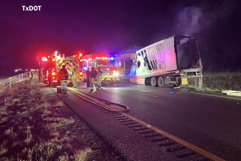 Tráfico de Personas: Texas DPS Rescata a 39 Migrantes en Incendio de Tráiler en la US 281