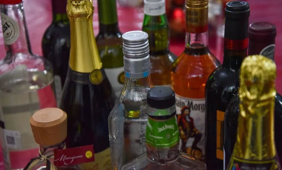 ¡Cuidado! El Alcohol Adulterado: Un Riesgo Mortal en Menos de 72 Horas
