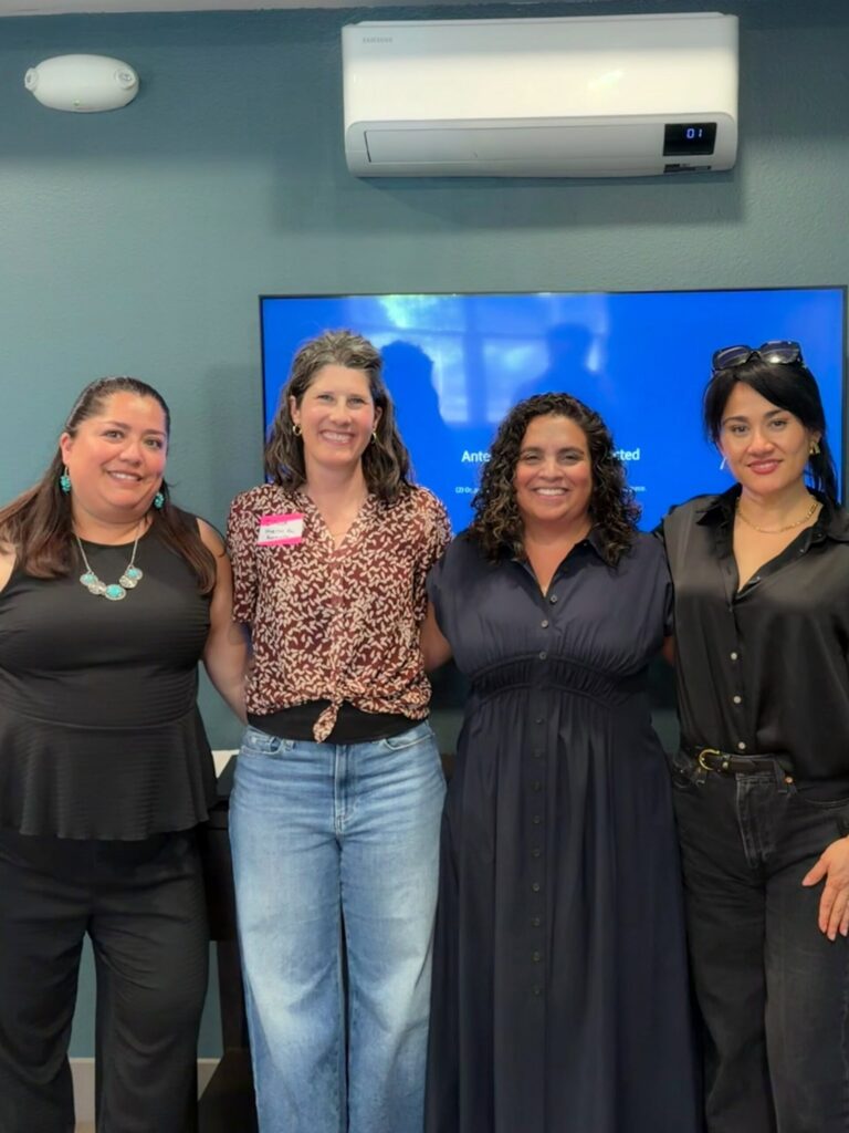 Familias del valle exploran caminos hacia la vivienda propia en recorrido y taller en The Carter