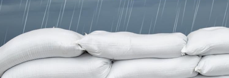 Alton distribuye costales de arena ante riesgo de inundaciones para proteger a residentes