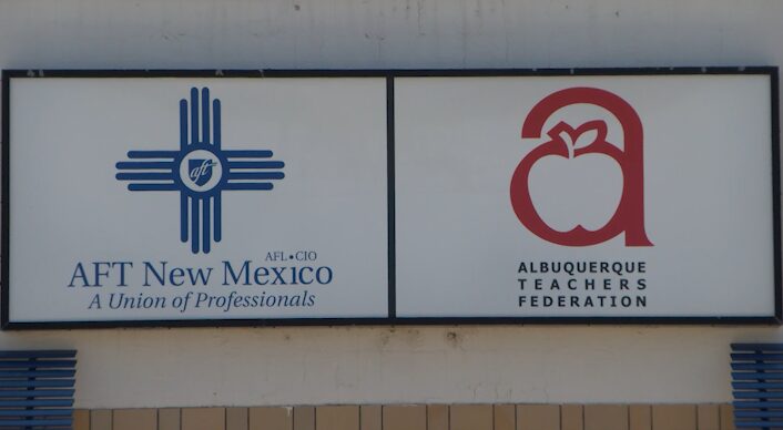 Deuda en Nuevo México: educadores y empleados públicos enfrentan una crisis de asequibilidad