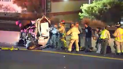Persecución policial en San Diego termina en fuerte choque y deja varios heridos; un sospechoso sigue prófugo