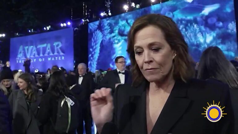 George Lucas recibe la Legión de Honor en París junto a Sigourney Weaver y Jodie Foster