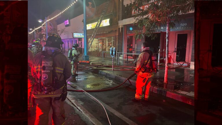 Incendio en Albuquerque es extinguido en menos de 20 minutos en un edificio comercial de Central Avenue NW