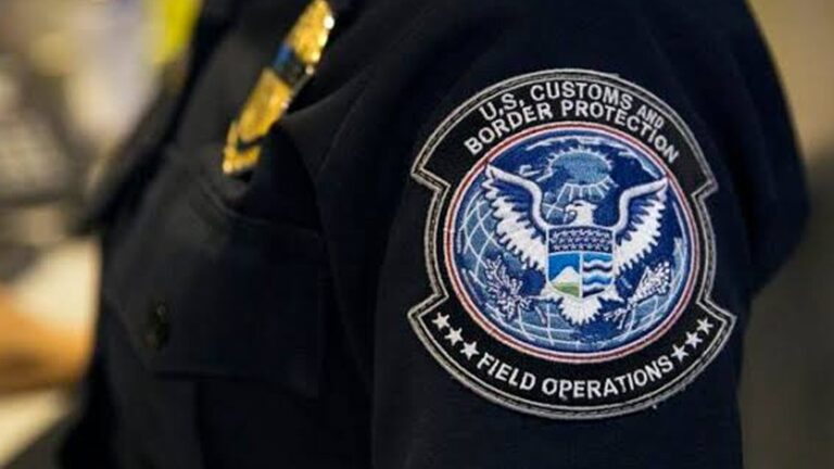 Oficial de CBP en El Paso acusado por presunto uso excesivo de la fuerza durante un arresto