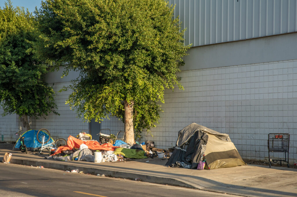 Población sin hogar en Monterey baja 15%, pero Salinas sigue concentrando la mayor cifra