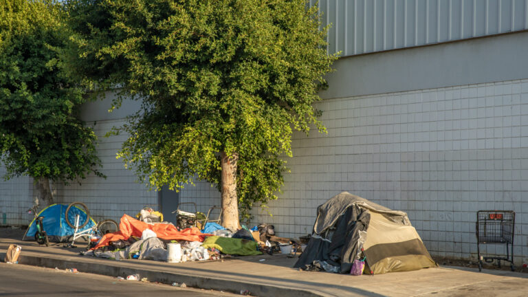 Población sin hogar en Monterey baja 15%, pero Salinas sigue concentrando la mayor cifra