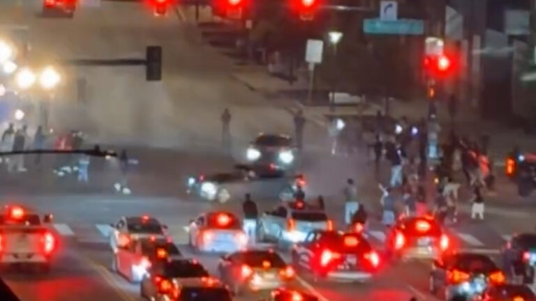 Toma ilegal de calles en Denver: la Policía decomisa 44 vehículos en lo que va de 2026