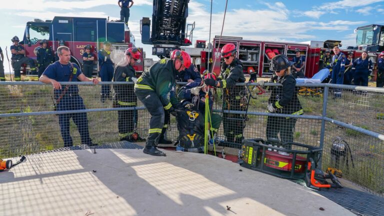 Rescate en silo de misiles en Aurora: joven de 18 años fue salvada a 60 pies de profundidad