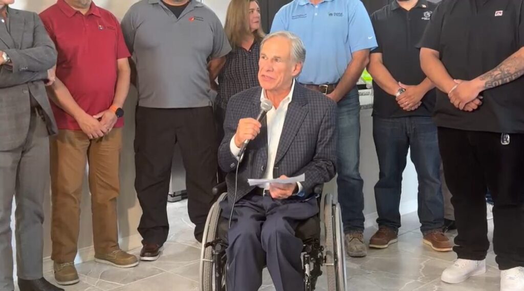 Greg Abbott propone reducir impuestos, seguros y costos médicos para bajar el costo de vida en Texas