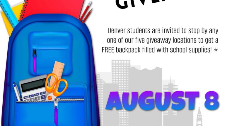 Policía de Denver entregará 2,250 móchilasgratis con útiles escolares este sábado