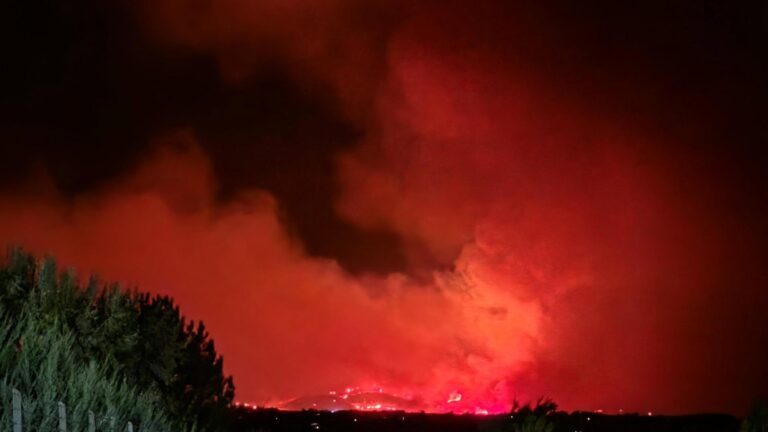 Incendios forestales: 2 fuegos regionales desatan peligrosa alerta por humo en Nevada